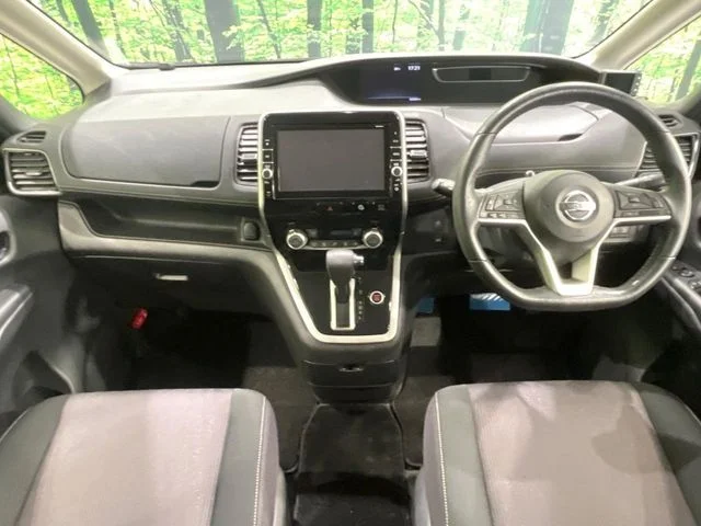 Nissan SERENA S-HYBRID ハイウェイスター　Vセレクション2 photo 2