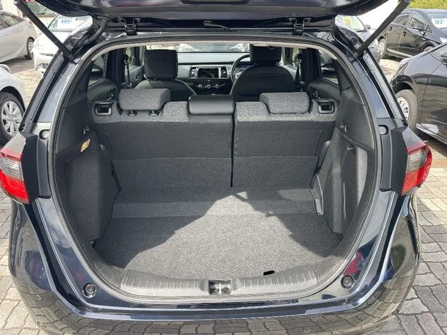 Honda FIT e:HEV 4WD ホーム photo 4