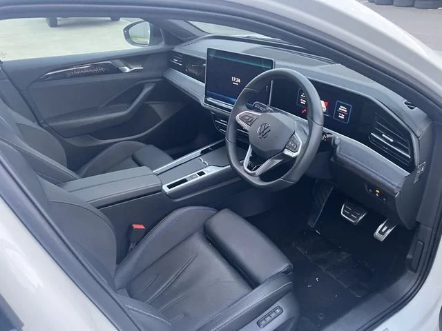 Volkswagen VOLKSWAGEN PASSAT wagon eハイブリッド　Rライン photo 2