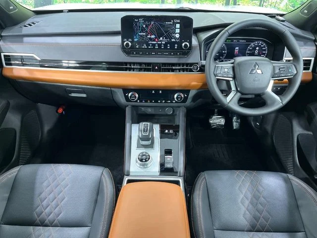 Mitsubishi OUTLANDER PHEV P photo 2