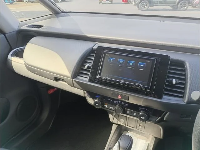 Honda FIT ベーシック photo 4