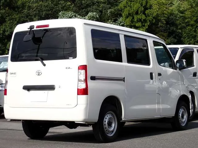 Toyota TOWNACE van 2WD GL　スマートアシスト　2／5人乗り photo 2