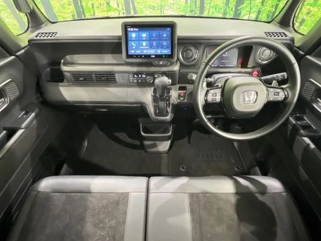 Honda N BOX CUSTOM 4WD ターボ photo 2