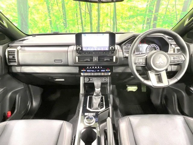 Mitsubishi TRITON GSR photo 2