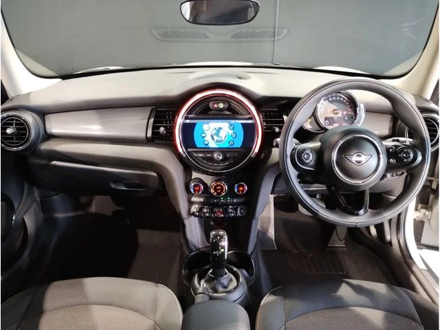 Bmw MINI COOPER 5DOOR ベースグレード photo 2