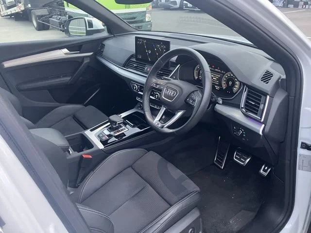 Audi AUDI Q5 40　TDI　クワトロ　Sライン photo 2