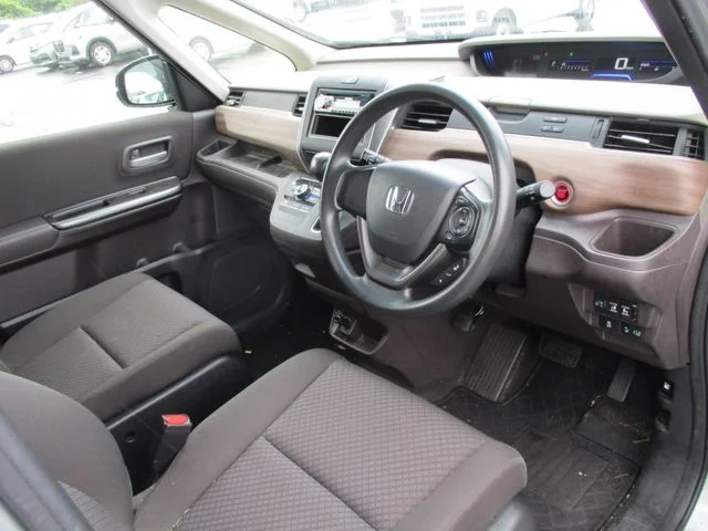 Honda FREED plus G　ホンダセンシング photo 2