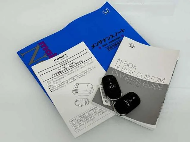 Honda N BOX CUSTOM 4WD ターボ photo 4