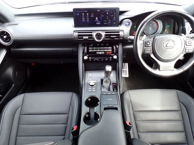 Toyota LEXUS IS300h Fスポーツ photo 2