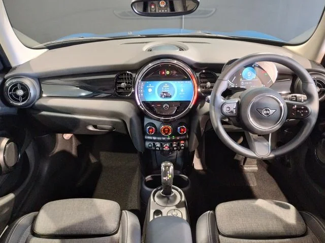 Bmw MINI COOPER 5DOOR ベースグレード photo 3