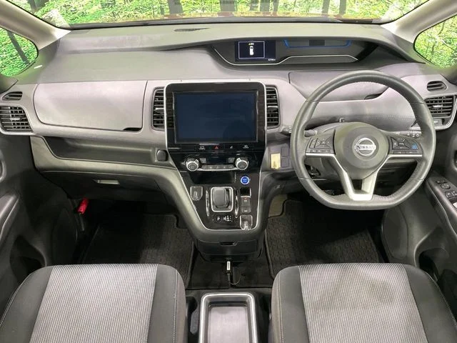Nissan SERENA WG e−POWER　ハイウェイスター　V photo 2