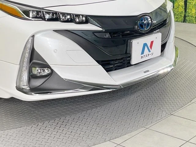 Toyota PRIUS PHV A photo 3