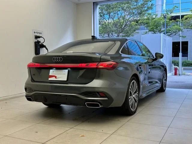 Audi AUDI A5 Sedan TFSI　Sライン photo 3
