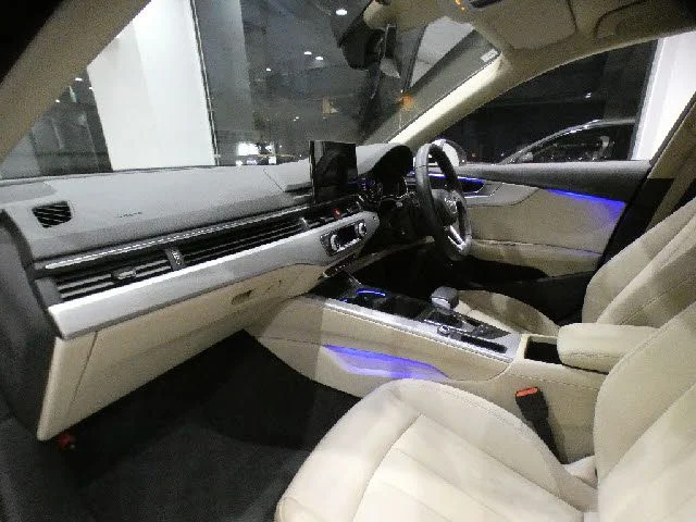 Audi AUDI A4 AVANT 35　TFSI　アドバンスド photo 3
