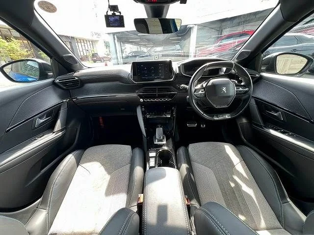 Peugeot PEUGEOT 208 GTライン photo 2