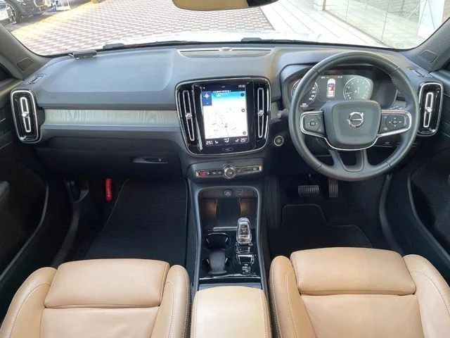 Volvo VOLVO XC40 T4　AWD　インスクリプション photo 2
