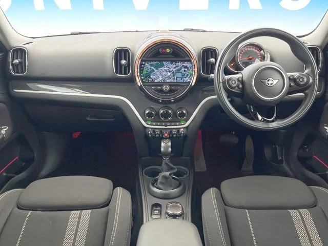 Bmw BMW MINI COOPER SD CROSSOVER オール4 photo 2