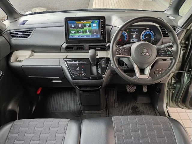Mitsubishi DELICA MINI T　プレミアム photo 2