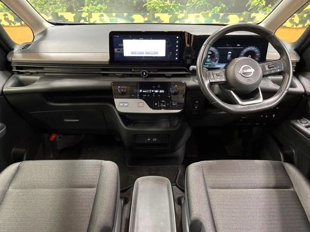 Nissan SERENA WG e−POWER　ハイウェイスター　V photo 2