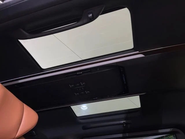 Toyota VELLFIRE HYBRID Z　プレミア photo 3
