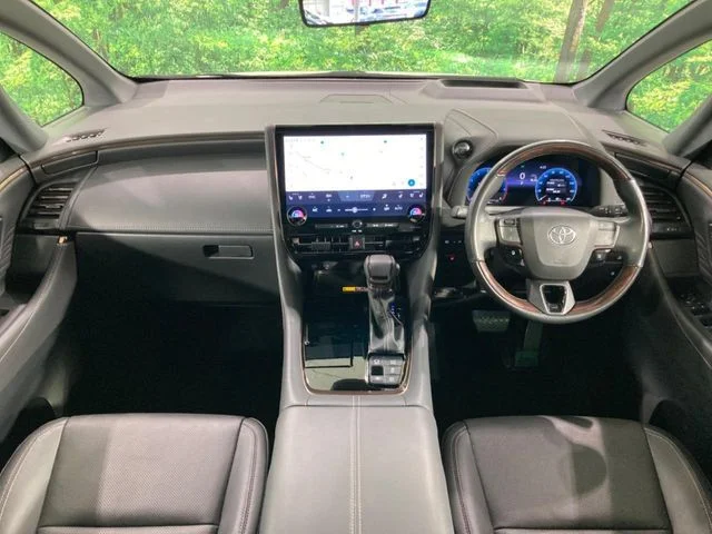 Toyota ALPHARD hybrid Z photo 2