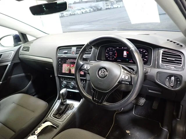 Volkswagen VOLKSWAGEN GOLF VARIANT TSI　コンフォートライン　マイスター photo 2