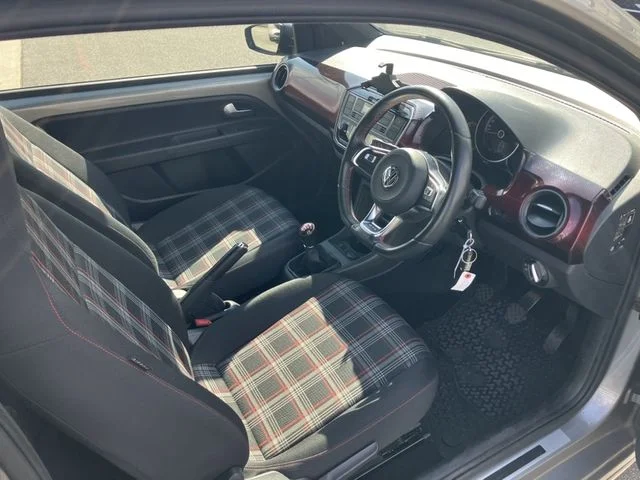 Volkswagen VOLKSWAGEN up! GTI photo 2