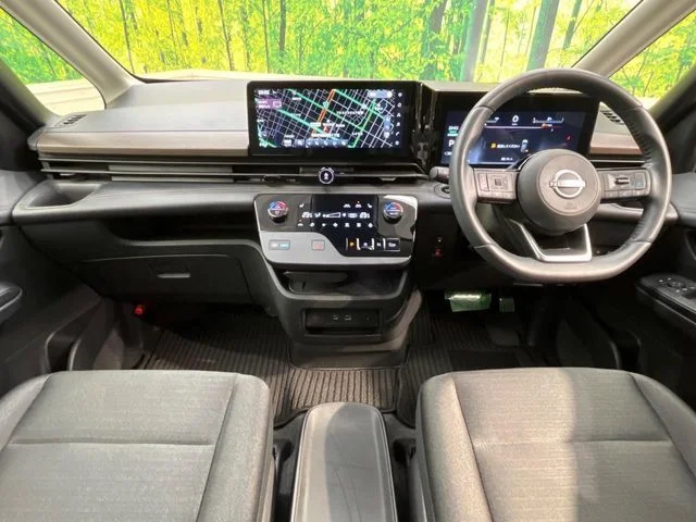 Nissan SERENA WG e−POWER　ハイウェイスター　V photo 2