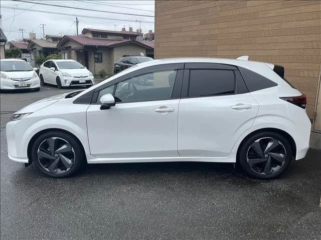 Nissan AURA G photo 2