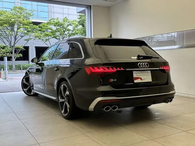 Audi AUDI S4 AVANT ベースグレード photo 3