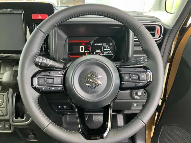 Suzuki Spacia GEAR ハイブリッドXZ photo 3