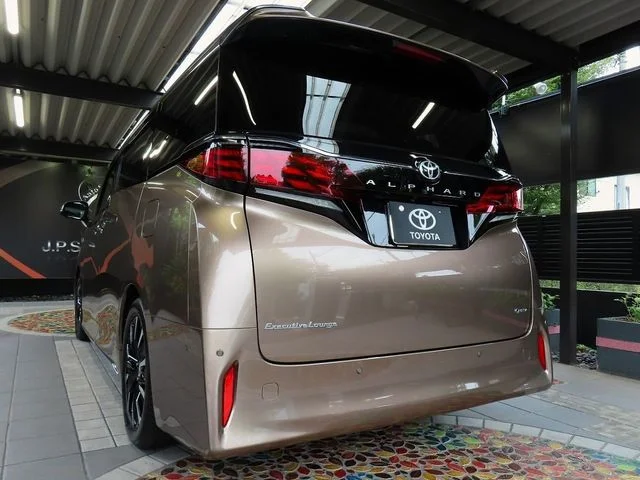 Toyota ALPHARD hybrid エグゼクティブラウンジ photo 2