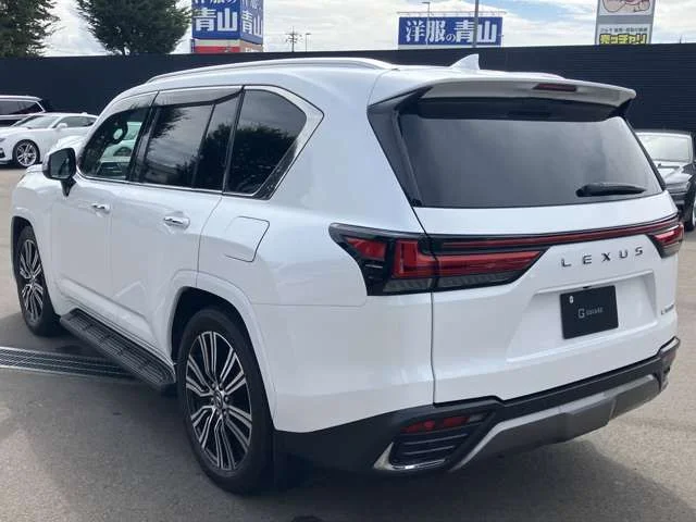 Toyota LEXUS LX600 ベースグレード photo 2