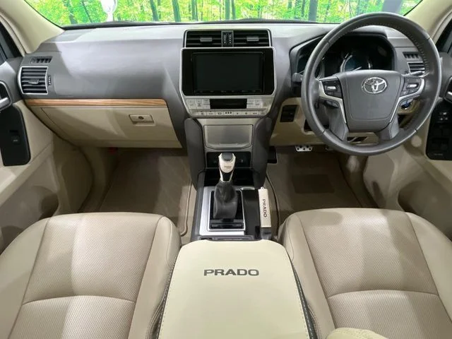 Toyota LANDCRUISER PRADO TX　Lパッケージ photo 2