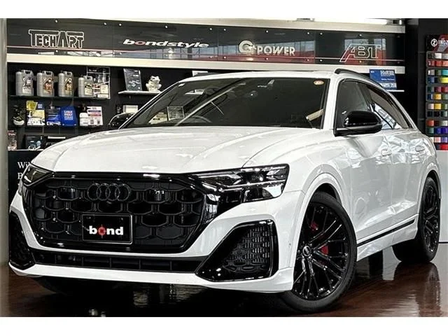 Audi AUDI SQ8 ベースグレード 2025