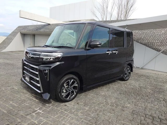 Daihatsu TANTO CUSTOM X photo 2