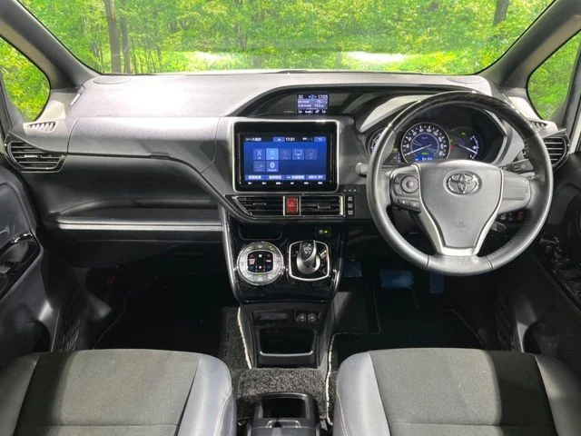 Toyota NOAH HYBRID Si　ダブルバイビー3 photo 2