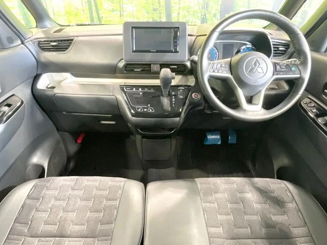 Mitsubishi DELICA MINI G　プレミアム photo 2