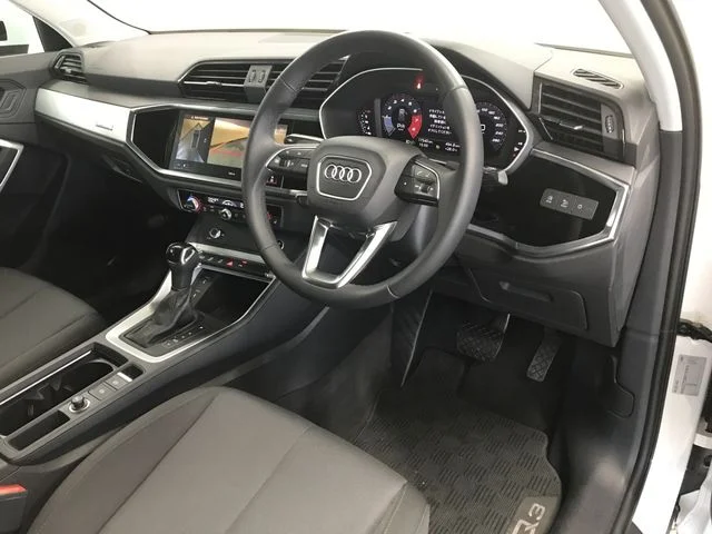 Audi AUDI Q3 35　TFSI　アドバンスド photo 2