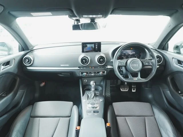 Audi AUDI A3 Sedan Sライン　ダイナミックリミテッド photo 2