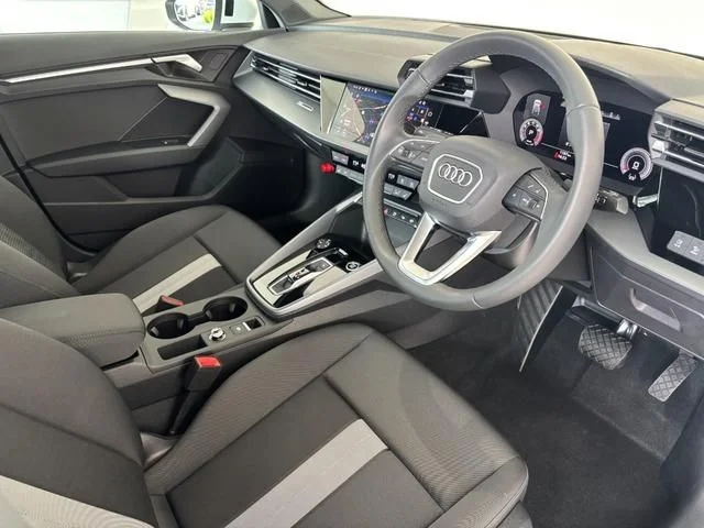 Audi AUDI A3 SPORTBACK 30　TFSI　アドバンスド photo 2