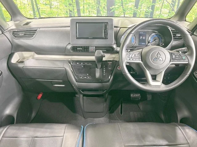 Mitsubishi DELICA MINI T　プレミアム photo 2