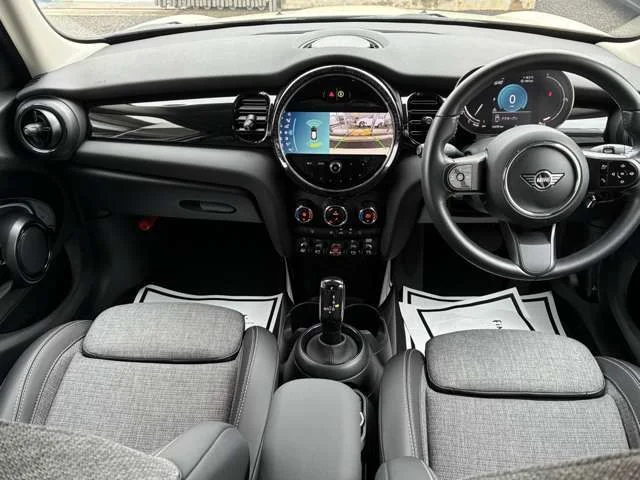 Bmw MINI COOPER SD 5DOOR ベースグレード photo 2