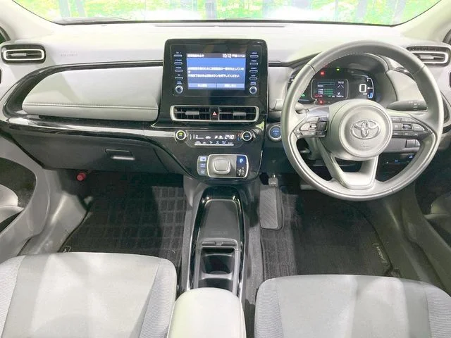 Toyota AQUA G photo 2