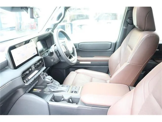 Toyota LANDCRUISER 250 ZX photo 2