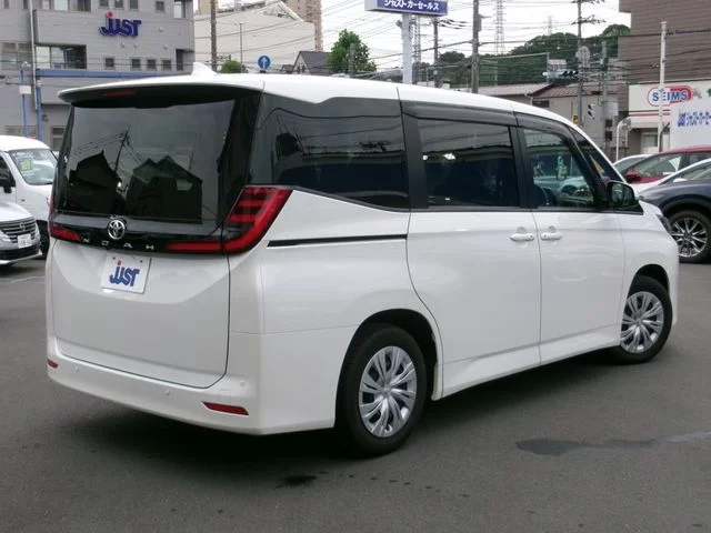 Toyota NOAH ウェルキャブ photo 4