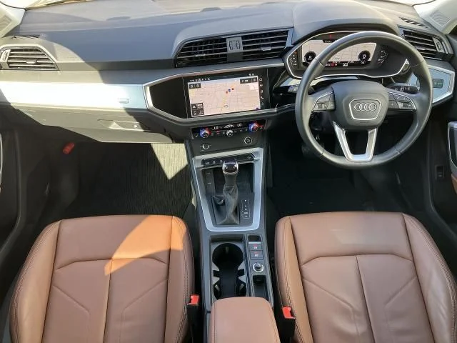 Audi AUDI Q3 ハイスタイル photo 2