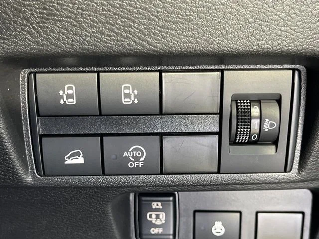 Mitsubishi DELICA MINI T　プレミアム photo 3