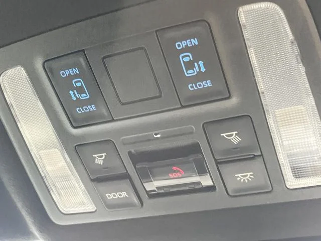 Toyota NOAH HYBRID S−Z photo 3