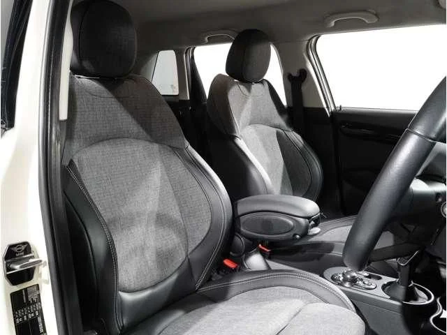 Bmw MINI COOPER D 5DOOR ベースグレード photo 4